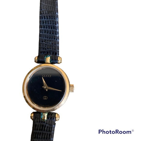 Gucci Accessories - Vintage 1980s Gucci watch